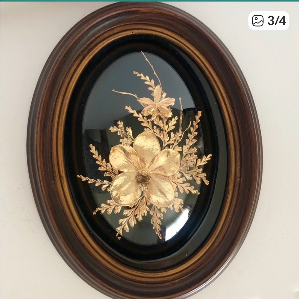 Gold Flora-Hawaii Floral Oval Wall Frame - Decorative Black and Gold Accent